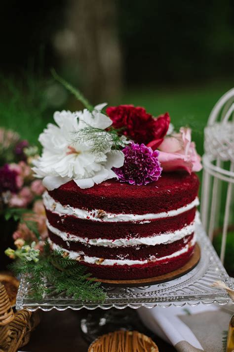 A Crowd Pleasing Trend: The Red Velvet Wedding Cake | OneFabDay.com