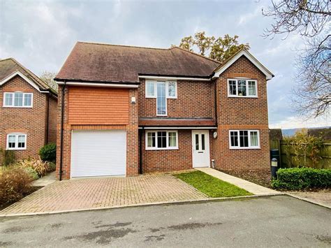 The Causeway Petersfield Bed Detached House