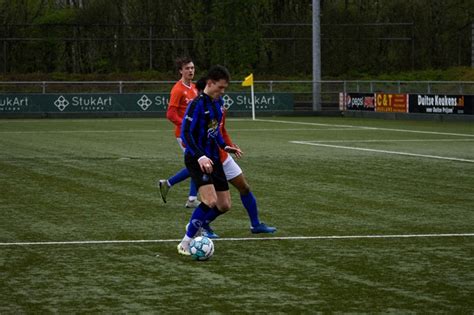 Vitesse Laat Weer Punten Liggen Nu Tegen Laagvlieger Hoofddorp