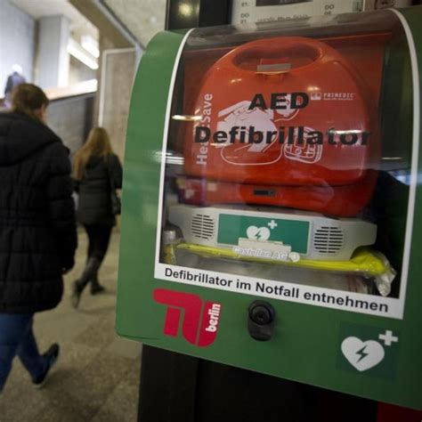 Hilfe Gegen Herzinfarkt So K Nnen Defibrillatoren Leben Retten Erste