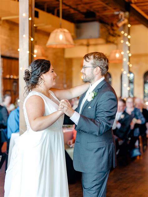 An Intimate Aster Cafe Wedding In Minneapolis Keyed Up Events