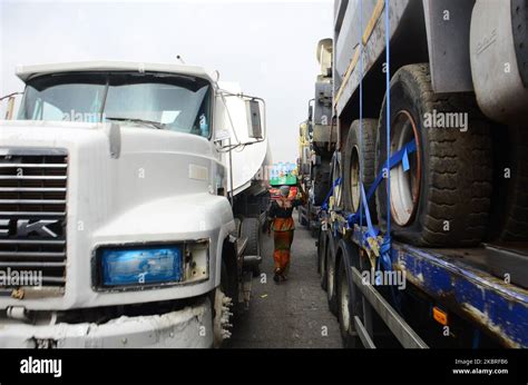 Accidents And Disasters Tank Truck Hi Res Stock Photography And Images