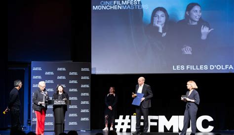 Filmfest Munchen En Allemagne Les Filles Dolfa Remporte Le Prix Du