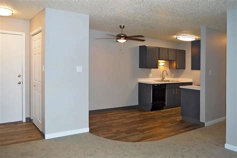 Eagleview Apartments 1803 Prairie Rd Colorado Springs Co For Rent