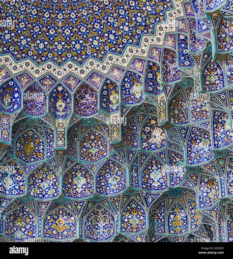 Details Of Sheikh Lotfollah Mosque In Isfahan Iran Stock Photo Alamy