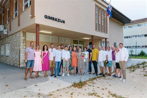 FOTO Generacija Metkovskih Gimnazijalaca Proslavila Obljetnicu Mature Likemetkovic Hr