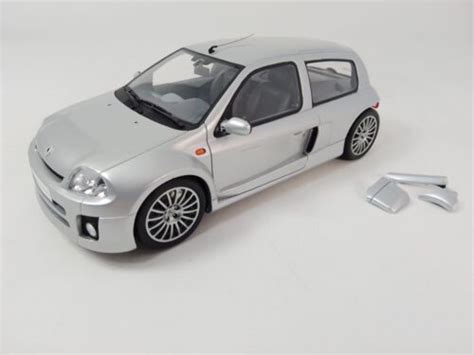 Ottomobile Otto Renault Clio V6 Phase 1 Silver 2001 1 1 18 OT1034