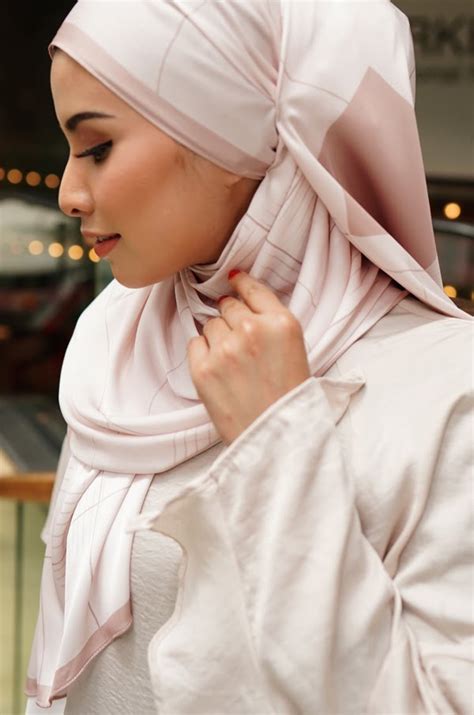 Camila Printed Shawl Nude Brown Maroon Red