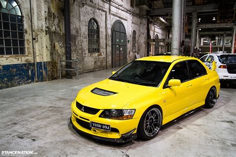 Lancer Evo Modifikasi Elegan