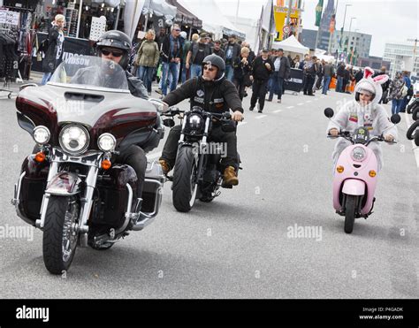 43 Harley Davidson Pink Helmet