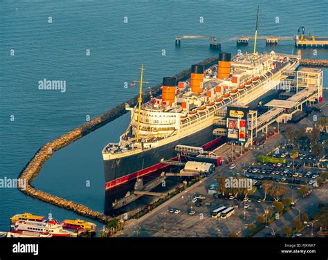 RMS Queen Mary, Ocean Steamer, Queen Mary Hotel in Long Beach Harbor ...