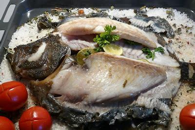 Kulinarische Welten Zu Fisch Und Meeresfrucht Ganzer Steinbutt Auf