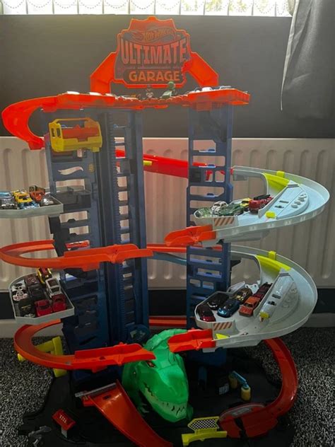 HOT WHEELS ULTIMATE Car Garage T Rex Dinosaur Hardly Used Great Condition PicClick UK
