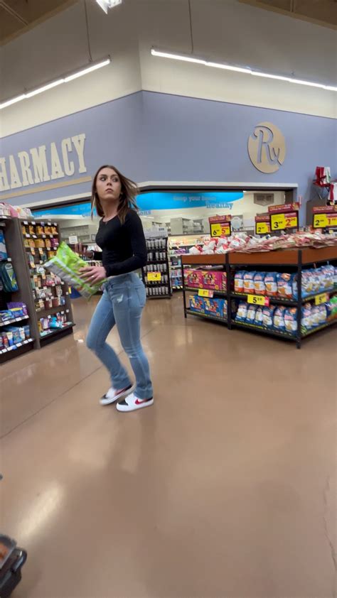 Cute Slim Brunette In Tight Jeans Hot Latina Bubble In Flare Leggings Oc Tight Jeans Forum