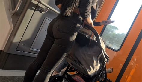 HOT GERMAN GIRL IN TRAIN IS SHOWING HER JEANS ASS Tight Jeans Forum
