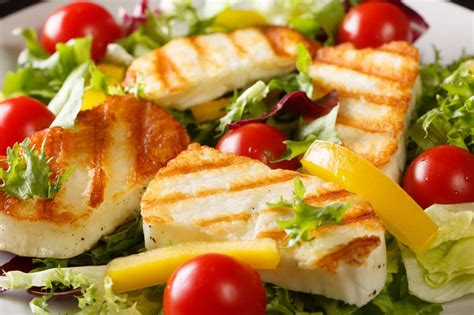 Świeża sałatka z grillowanym serem halloumi puzzle online