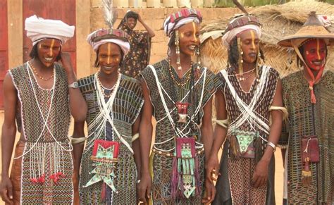 The Brinkley Buzz: Wodaabe Wedding Dance