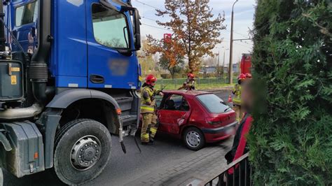 Zderzenie ciężarówki z peugeotem