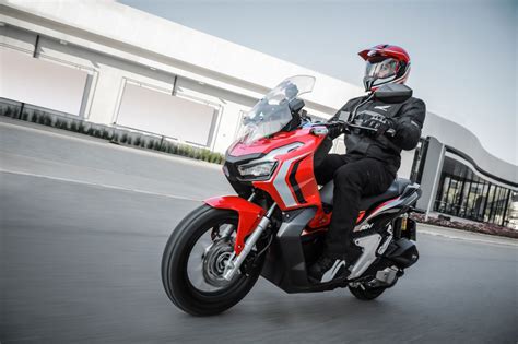 Honda Adv Pode Chamar O Scooter De Aventureiro Mirim