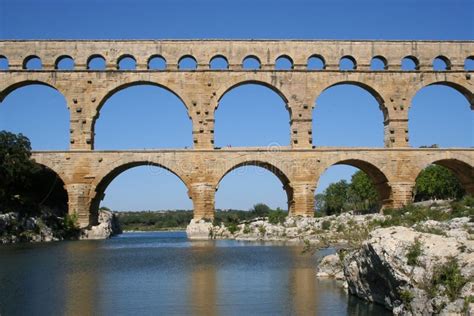 R Mischer Aqu Dukt Pont Du Gard Stockfoto Bild Von Grenzstein