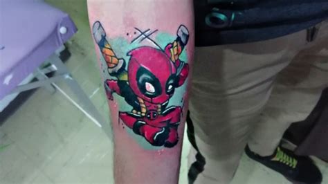 Tatuaje del artista Mexicano Yayi seo Deadpool en brazo Tatuajes y más