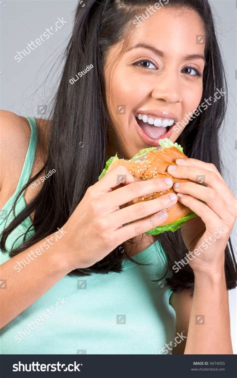 imágenes de Latina eating fast food Imágenes fotos y vectores de stock Shutterstock