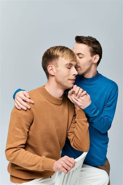 Dois Homens Um Casal Gay Amoroso Imagem De Stock Imagem De Companheira Romance