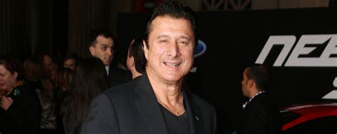 Ex-Journey Singer Steve Perry Releasing Expanded Version of Holiday