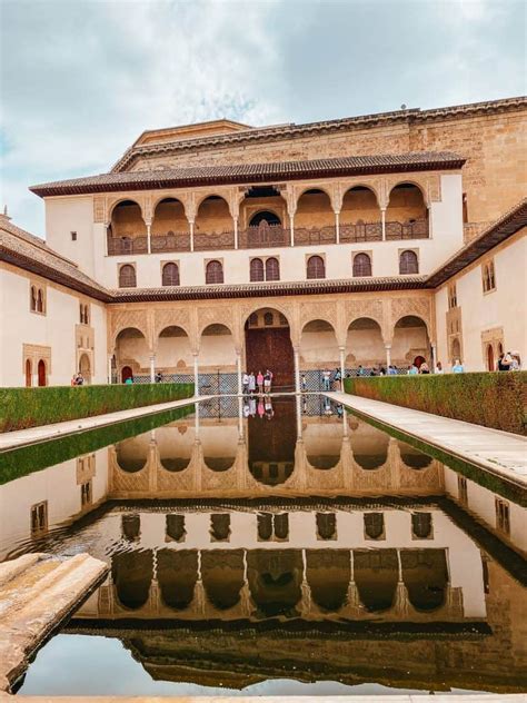 10 Helpful Tips For Visiting The Alhambra In Spain