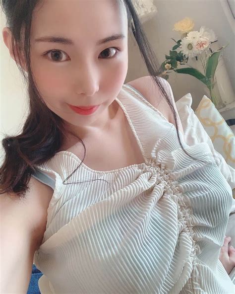 吉根ゆりあさんのインスタグラム写真 吉根ゆりあinstagram 「寒くて震えてるからあったかい日のお写真のせる ？ 吉根ゆりあ Av女優 寒いの嫌い 暑いのもっと嫌い」10月