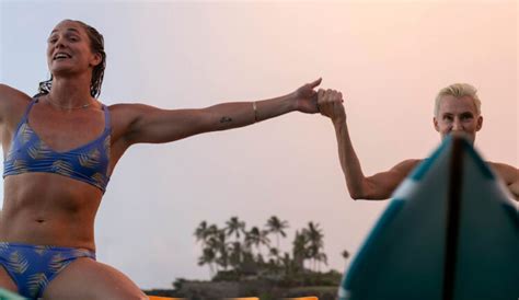 Hot Sexy Emi Parsons Bikini Pics