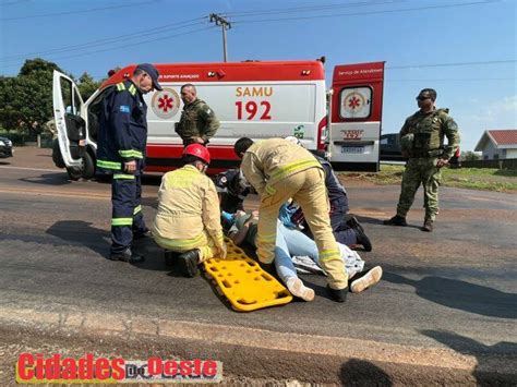 Motociclista tem suspeita de fratura após moto deslizar em mancha de