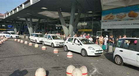 Taxi Napoli Il Comune Ai Tassisti Parco Auto Vecchio