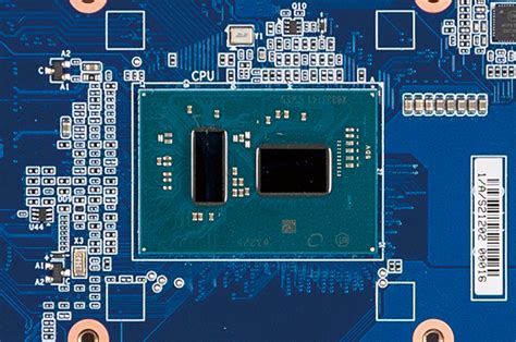 Intel Celeron N5105 (10nm generace Jasper Lake) na desce firmy GigaIPC ...