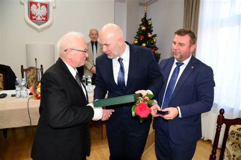 Pośmiertna odznaka honorowa Za Zasługi dla Gminy i Miasta Nisko oraz