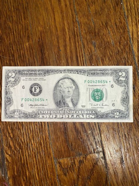 Fancy 1995 Two Dollar Bill $2 STAR NOTE Federal Reserve Note 00428654