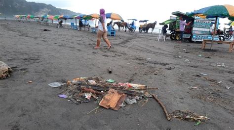 Viral Foto Sampah Berserakan Di Pantai Parangtritis Begini Respons Dispar