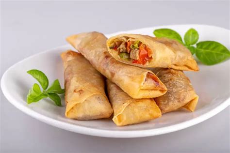 Resep Kulit Lumpia Isi Sosis Mercon Yang Cocok Jadi Ide Takjil Yang