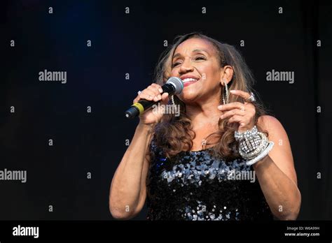 Kathy Sledge Hi Res Stock Photography And Images Alamy