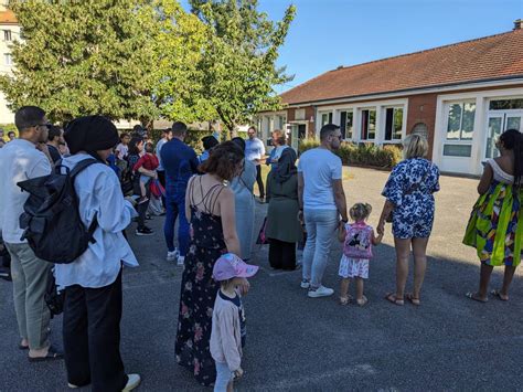 Le Recteur Fait Sa Rentr E L Cole Maternelle H L Ne Boucher Dreux