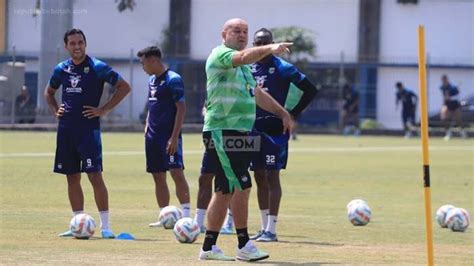 Pelatih Persib Bojan Hodak Semringah Ini Penyebabnya