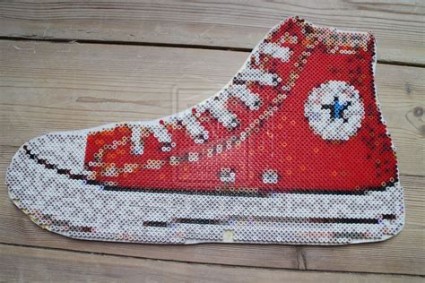 Converse In Beads By Mininete On Deviantart Converse Shoe Perler Beads Me Too Shoes