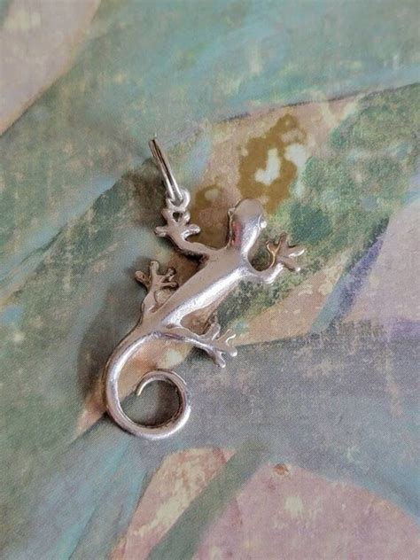 Vintage Sterling Lizard Pendant Gem