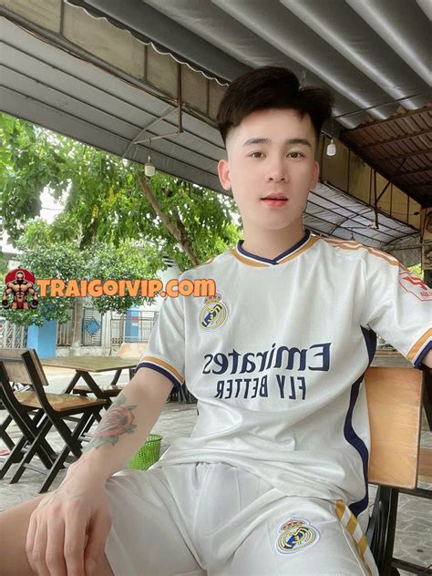 Traigoivip Boy teen sex dâm cu bự ngoại cỡ dễ thương mới lớn biết chiều lòng khách