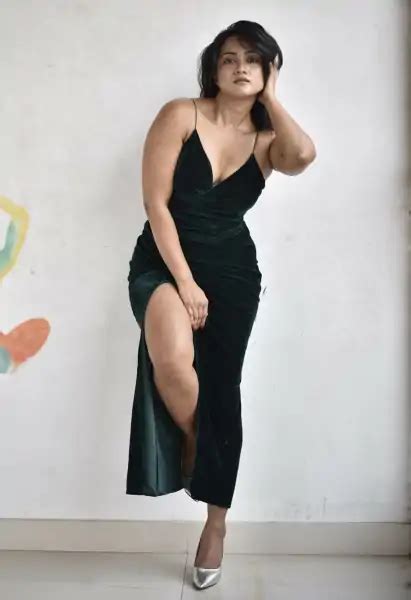 Amika Shail Top Hot Pics And Photo