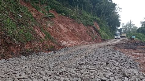 Dnit Realiza Obras Emergenciais Na Br Entre Veran Polis E Bento