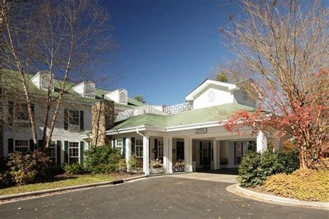 The 20 Best Assisted Living Facilities in Asheville, NC | Seniorly