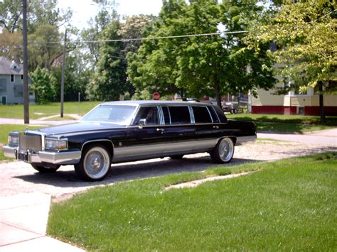 1992 Cadillac Brougham - Information and photos - MOMENTcar