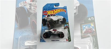 Hot wheels Twinnin n winnin Getaways купить в Москве с доставкой Хобби и отдых Авито