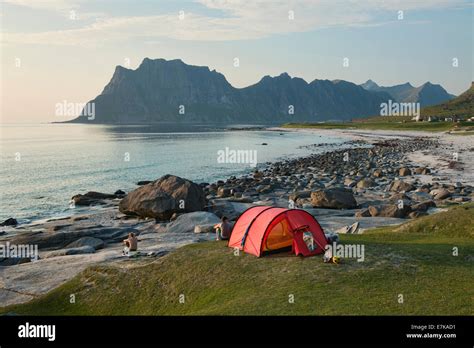 camping on beautiful Uttakleiv Beach in the Lofoten Islands, Norway ...